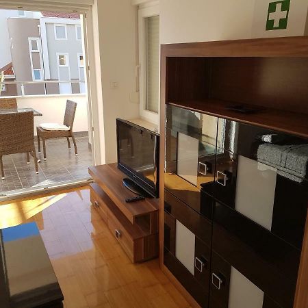 Apartment Novalja 4+2 Buitenkant foto
