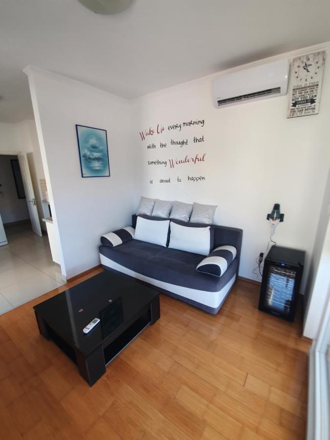Apartment Novalja 4+2 Buitenkant foto